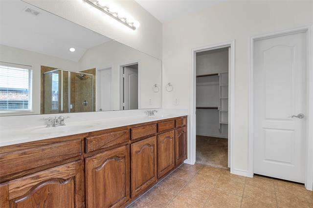 Building Photo - 13463 Four Willows Dr