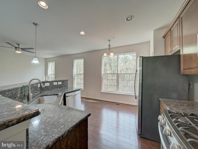 Building Photo - 45818 Winding Branch Terrace