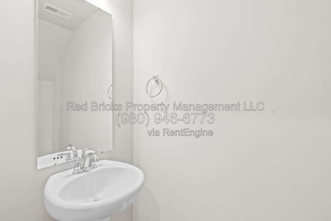 Building Photo - 7113 Stoney Wood Ln