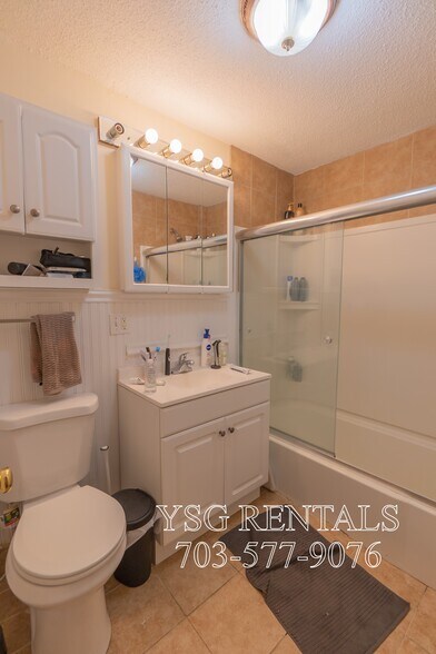 Building Photo - 260 Columbia St