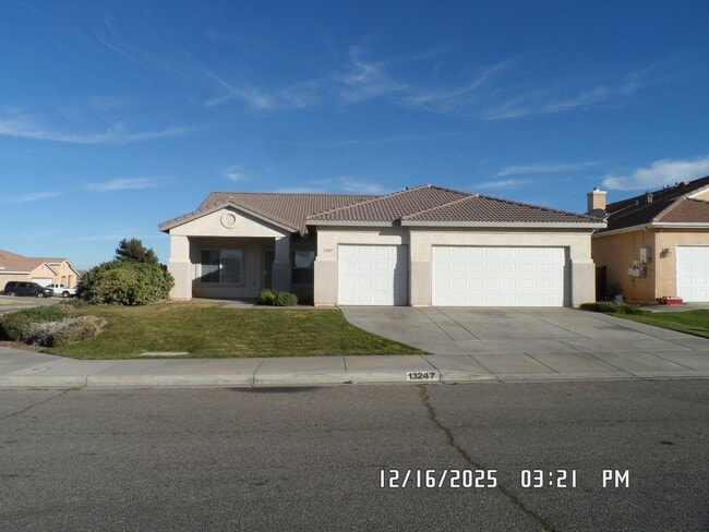 Building Photo - 4 Bedrooms, 2 Bathrooms, 3 Car Garage, 1899 sq. ft., Large Fenced, Front Yard Lawn, Near Schools ...