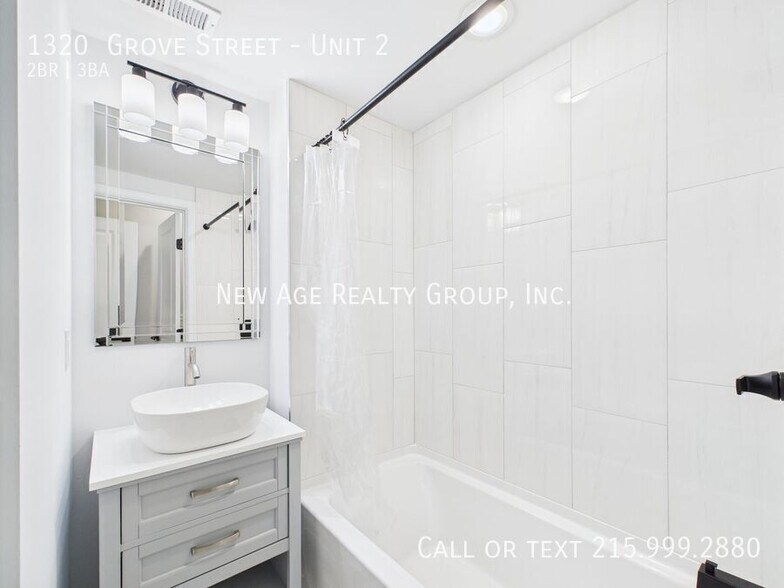 Building Photo - 1320 Grove St