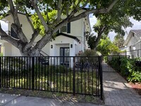 Building Photo - 509 N H St