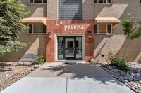 Building Photo - Large Two Bed / One bath in great Art deco building near Washington park.