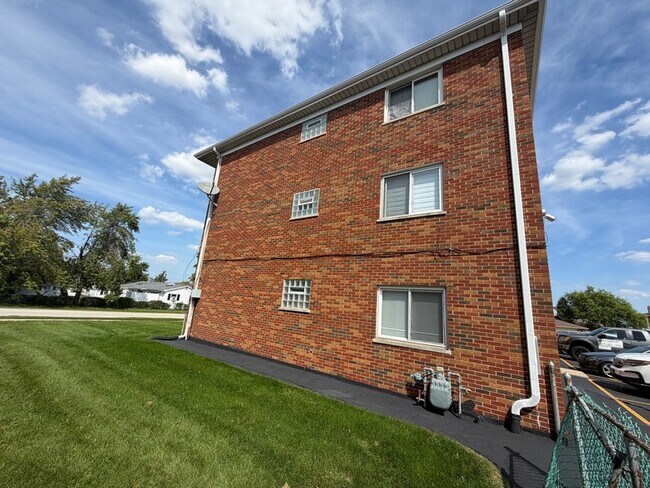 Building Photo - 8101 83rd Pl