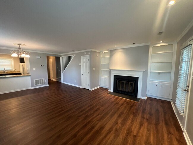 Building Photo - 4460 Roller Ct
