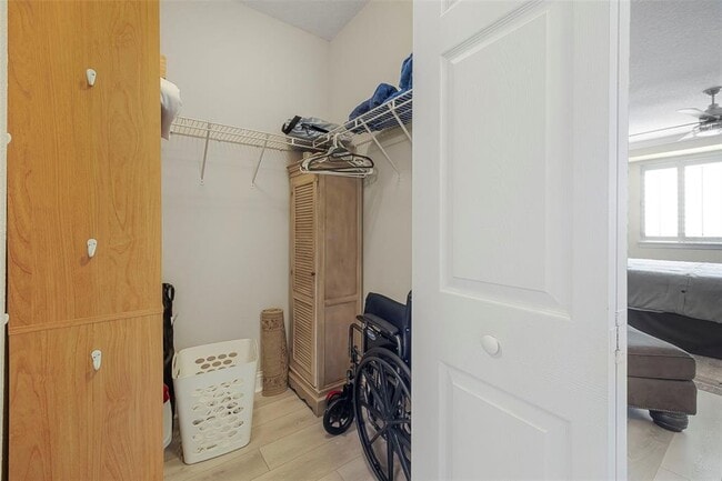 Building Photo - 60 Surfview Dr