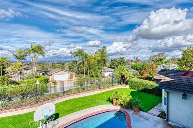 Building Photo - 2641 Alta Vista Dr