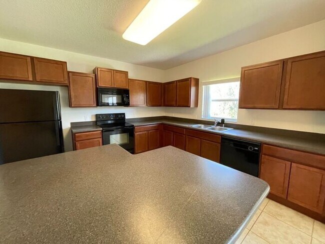 Building Photo - Bella Pointe-3641 Sail Harbor Dr Kissimmee...