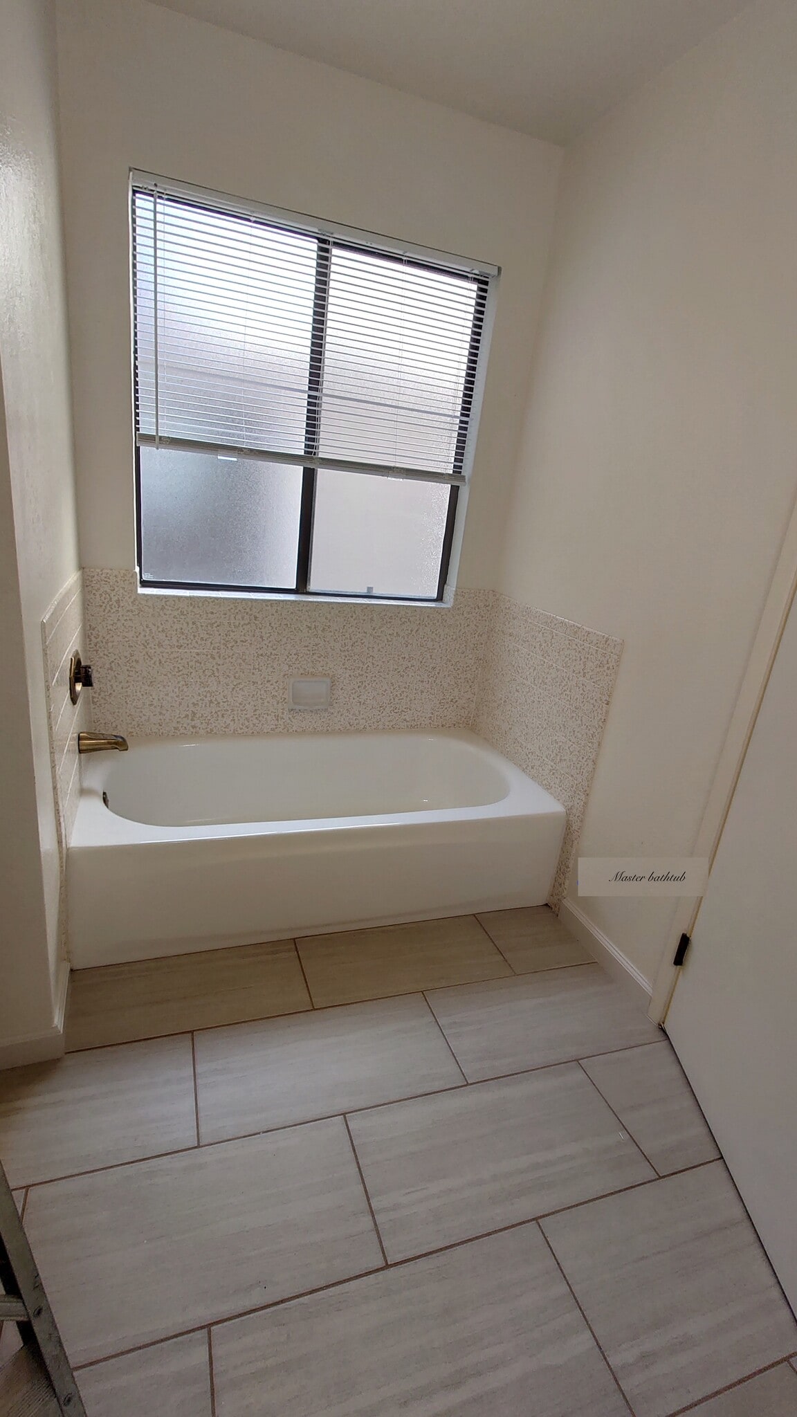 master bath - 636 Montezuma Ct