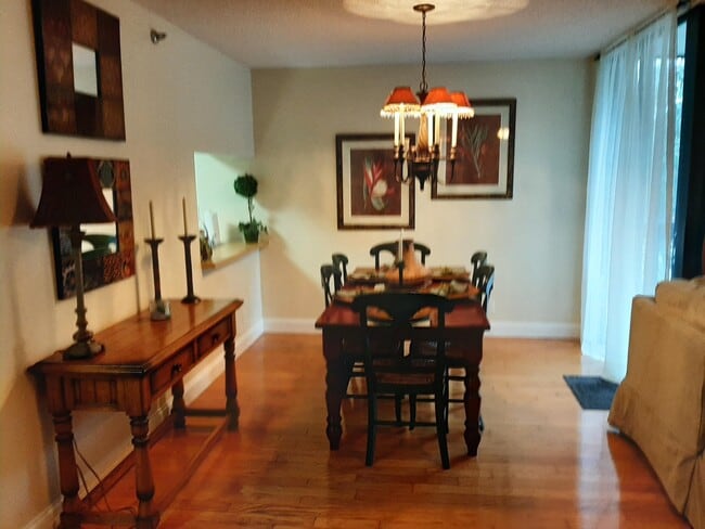 Building Photo - 955 Egret Cir