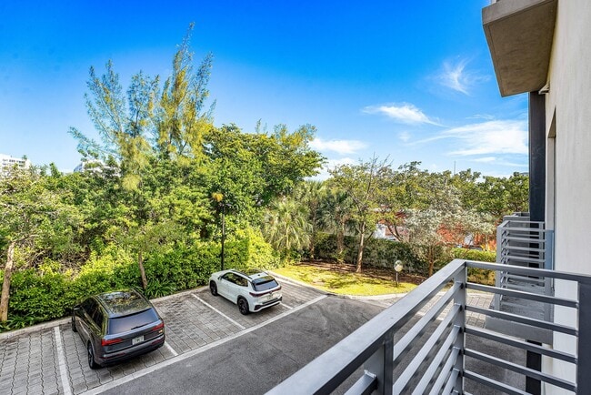 Building Photo - 1034 NE 18th Ave