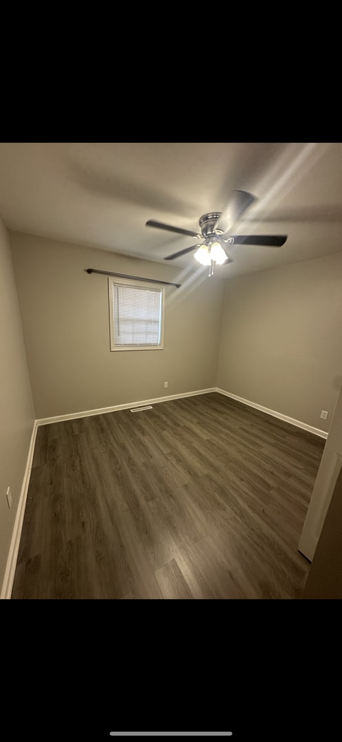 Building Photo - Remodeled 2 bedroom, 1 bath duplex with co...