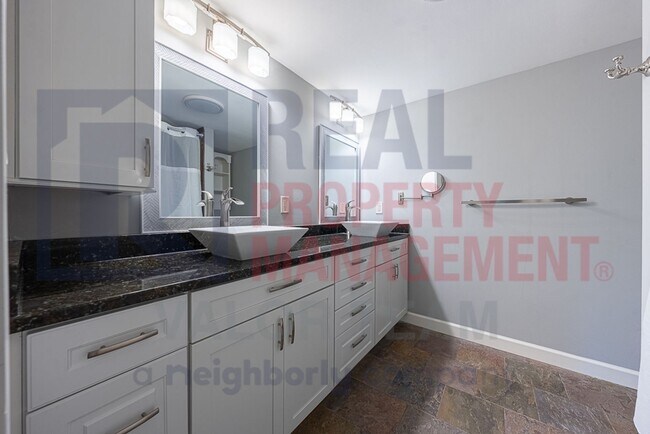 Building Photo - Exceptional Single-Story Living with Fenced Yard in Streetsboro