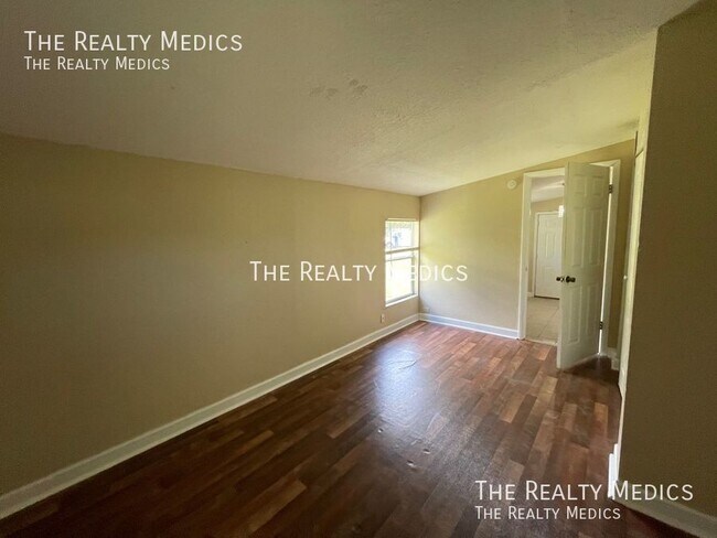 Building Photo - 832 Rockhill St