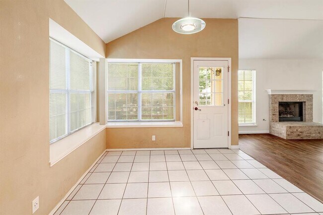 Building Photo - 16604 Denise Dr