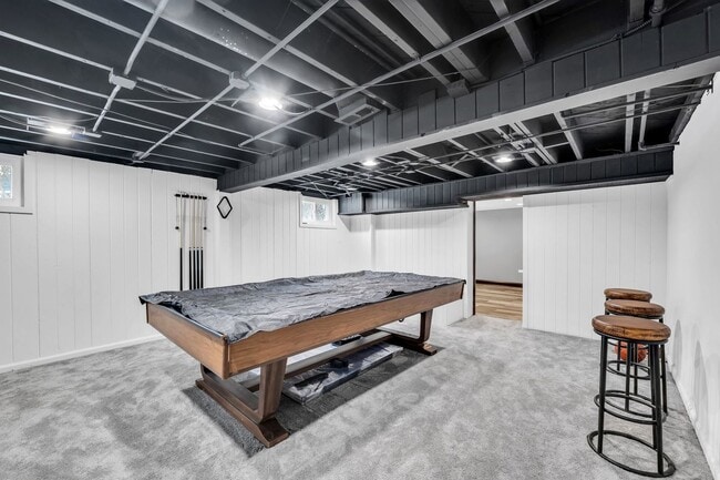 Building Photo - 15160 W Oak Spring Rd