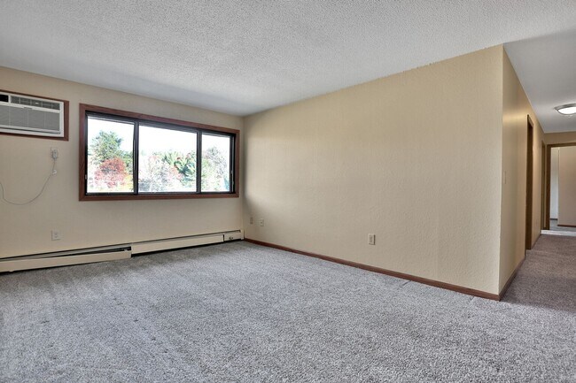 Building Photo - Wonderful 2BR in Peaceful Location 30 minu...