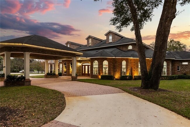 Building Photo - 1501 Lake Markham Rd