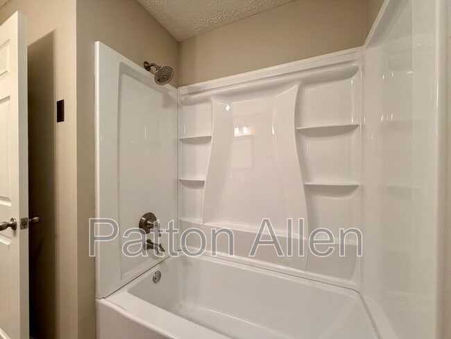 Building Photo - 689 New Haw Creek Rd