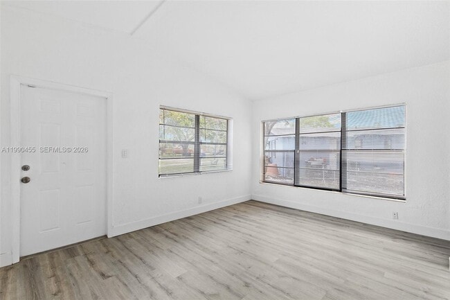 Building Photo - 1557 NW 15th Ave