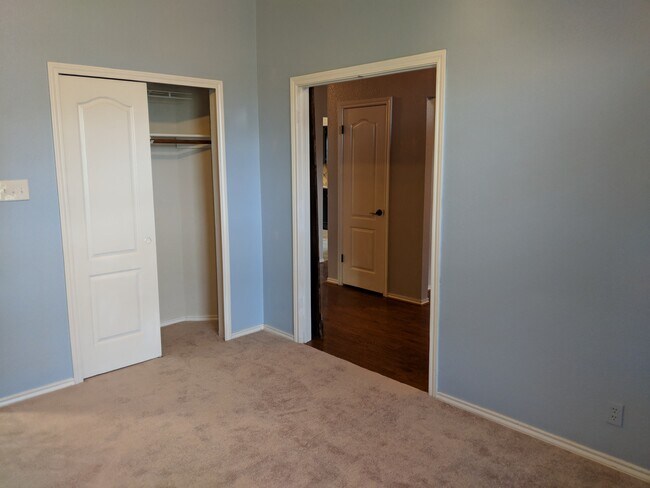 Building Photo - 1308 Meadow Lark Dr