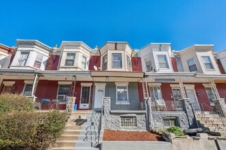 Building Photo - Beautiful Prime West Philadelphia porch front