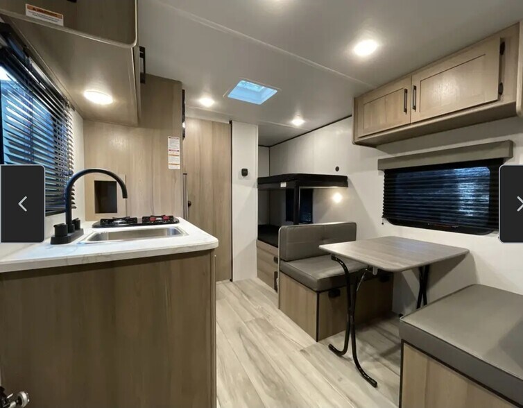 Building Photo - 532 Camino de Amor