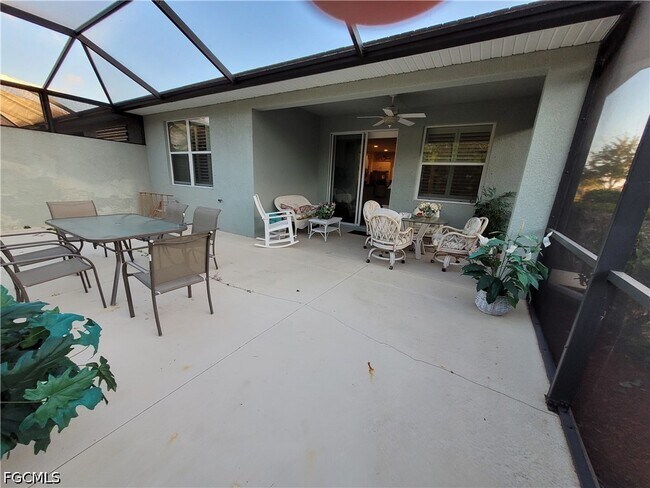 Building Photo - 10714 Cetrella Dr