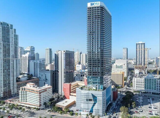 Building Photo - 398 NE 5th St