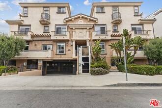 Building Photo - 11323 Huston St