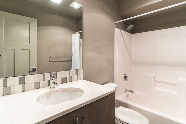 Building Photo - 1626 E Yesler Way