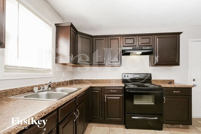 Building Photo - 6305 Kellum Dr