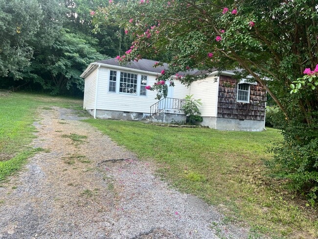 Building Photo - Home in Rossville GA