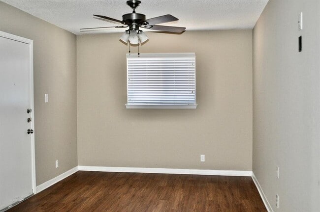 Building Photo - 8304 Red Willow Dr