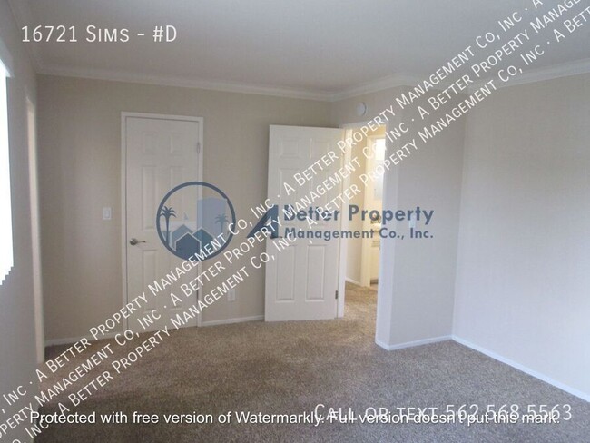 Building Photo - UPGRADED Upper Corner Bright&Sunny 2 bed w...