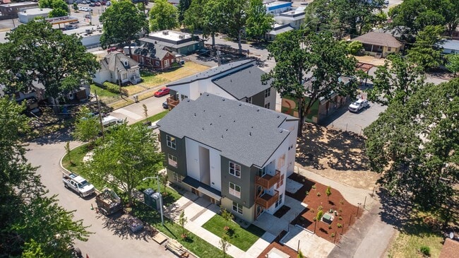 Building Photo - Only $99 Deposit and 45 days free rent!! B...