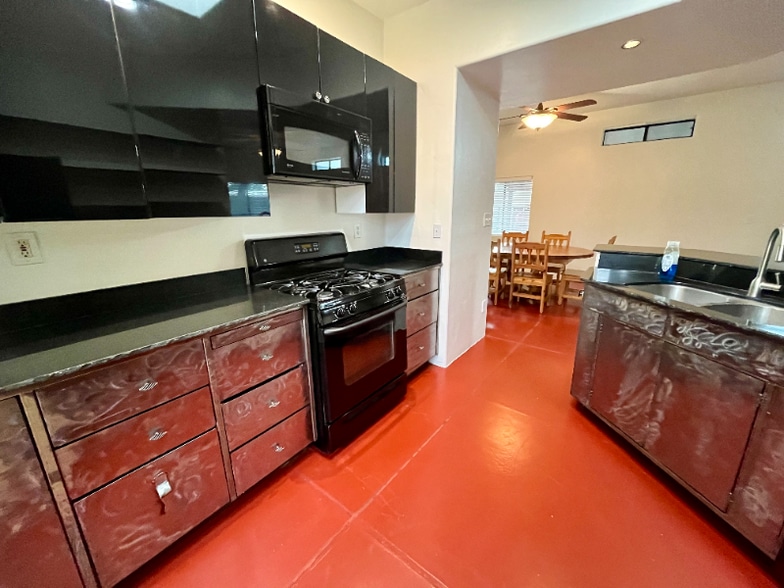 Building Photo - 1519 S Tucson Blvd