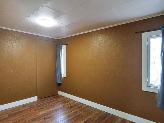 Building Photo - SEC104