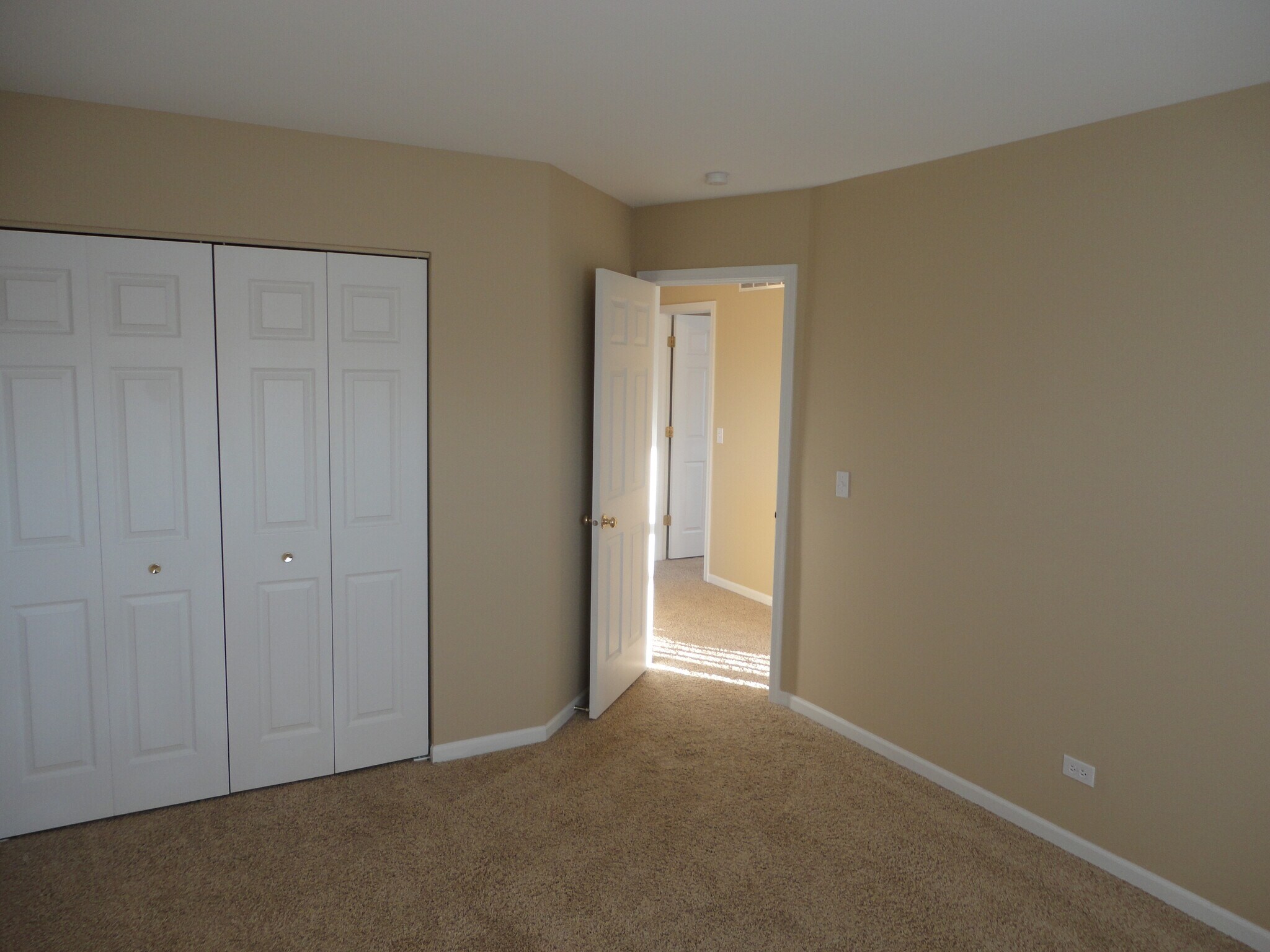 Building Photo - 1825 Bluestem Cir