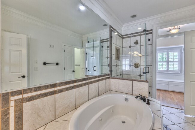 Building Photo - Perfect Brownstone in Sylvan Park near West End