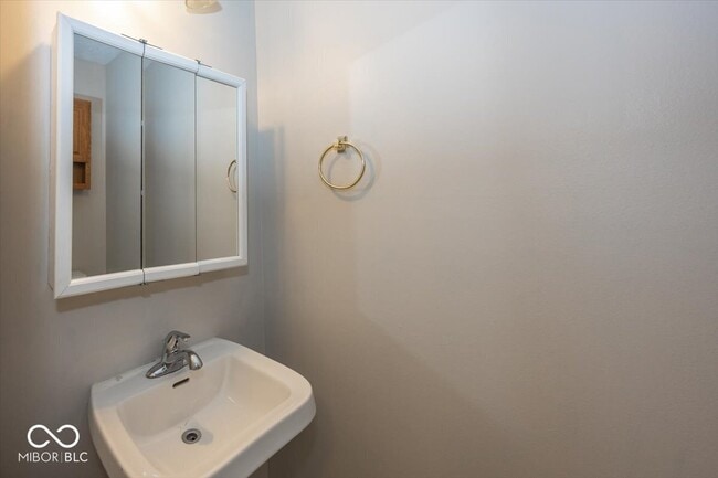 Building Photo - 637 Cembra Dr