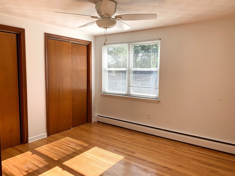 Primary Bedroom - 1310 Slater Rd
