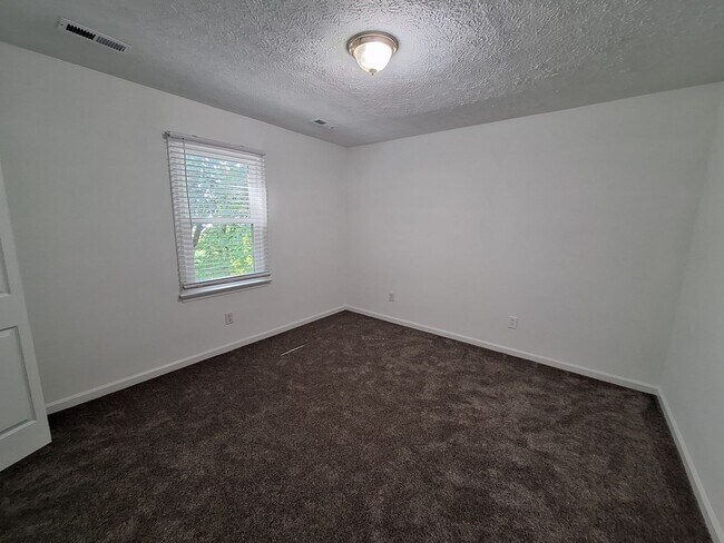 Building Photo - 212 Earle Ct