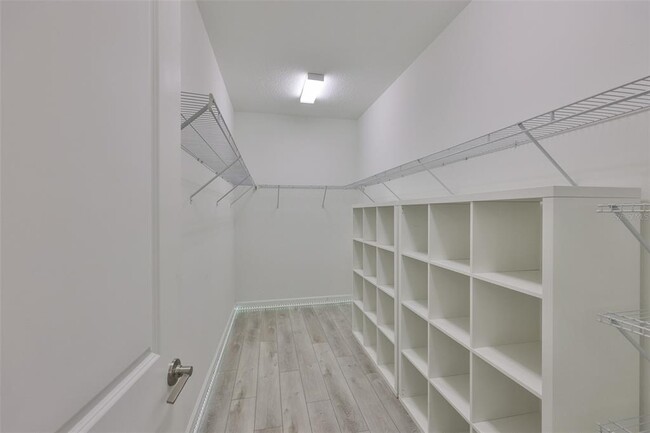 Building Photo - 9904 Victory Gallop Loop