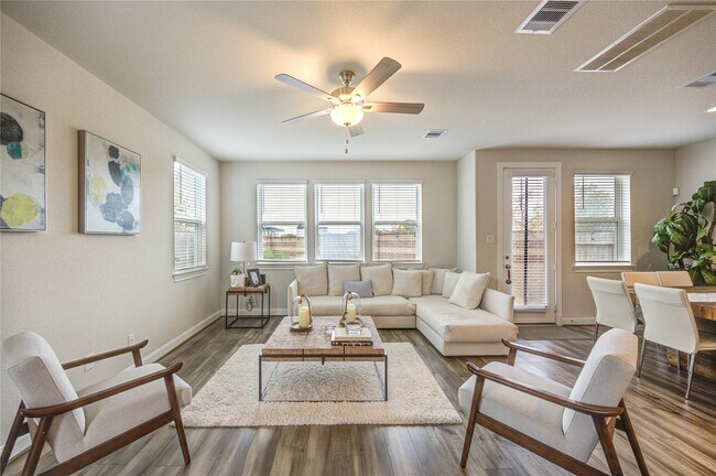 Building Photo - 4210 Peaceful Pines Ln