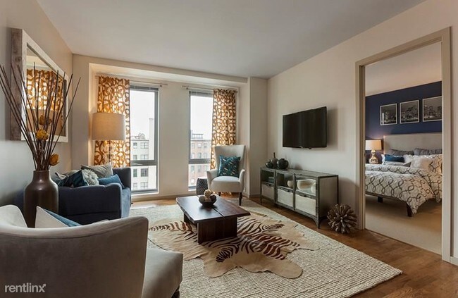 Building Photo - 112 beverly St