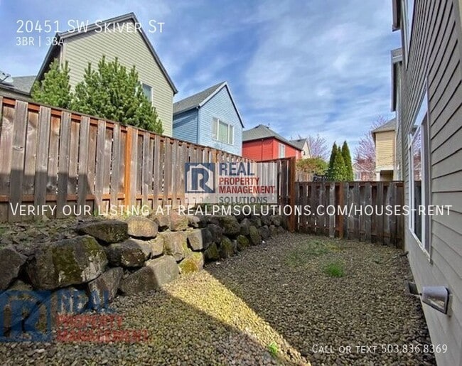 Building Photo - 20451 SW Skiver St