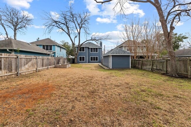 Building Photo - 5512 William Holland Ave