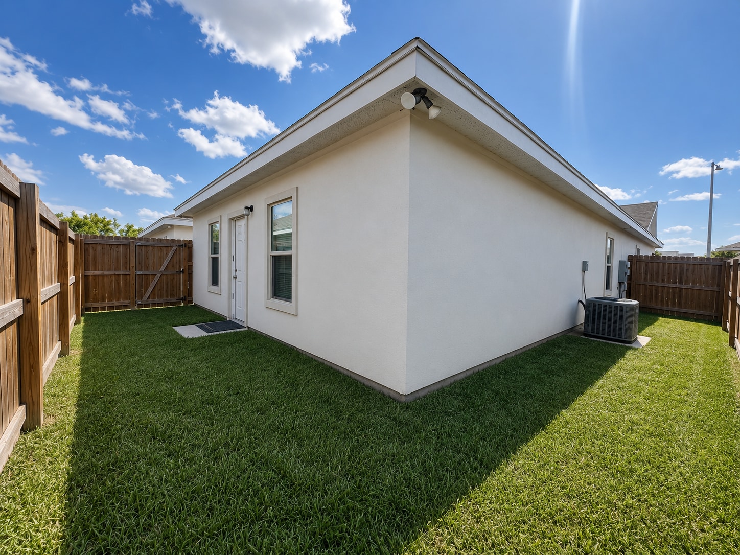Building Photo - 3924 Las Vistas Ln